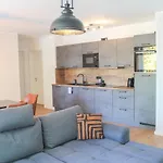 New York - Fuer Freunde & Familien, Stadtnah, Parkplatz, E-ladestation, Gitterbox Fuer Fahrraeder, Fitnessstudio, Digitale Gaestemappe Mit Restaurant- Und Unternehmenstipps Κόμπλεντς