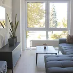 Διαμέρισμα New York - Fuer Freunde & Familien, Stadtnah, Parkplatz, E-ladestation, Gitterbox Fuer Fahrraeder, Fitnessstudio, Digitale Gaestemappe Mit Restaurant- Und Unternehmenstipps