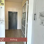 New York - Fuer Freunde & Familien, Stadtnah, Parkplatz, E-ladestation, Gitterbox Fuer Fahrraeder, Fitnessstudio, Digitale Gaestemappe Mit Restaurant- Und Unternehmenstipps