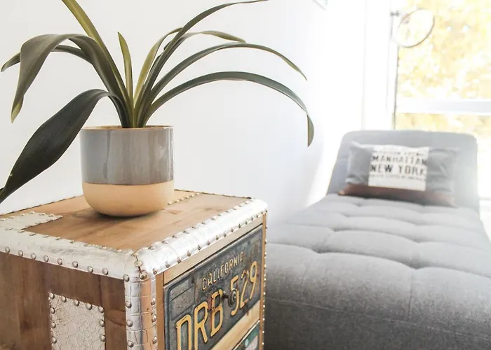 New York - Fuer Freunde & Familien, Stadtnah, Parkplatz, E-ladestation, Gitterbox Fuer Fahrraeder, Fitnessstudio, Digitale Gaestemappe Mit Restaurant- Und Unternehmenstipps Lägenhet Koblenz (Rhineland-Palatinate)