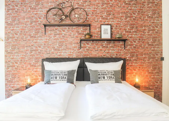 New York - Fuer Freunde & Familien, Stadtnah, Parkplatz, E-ladestation, Gitterbox Fuer Fahrraeder, Fitnessstudio, Digitale Gaestemappe Mit Restaurant- Und Unternehmenstipps * Coblenza