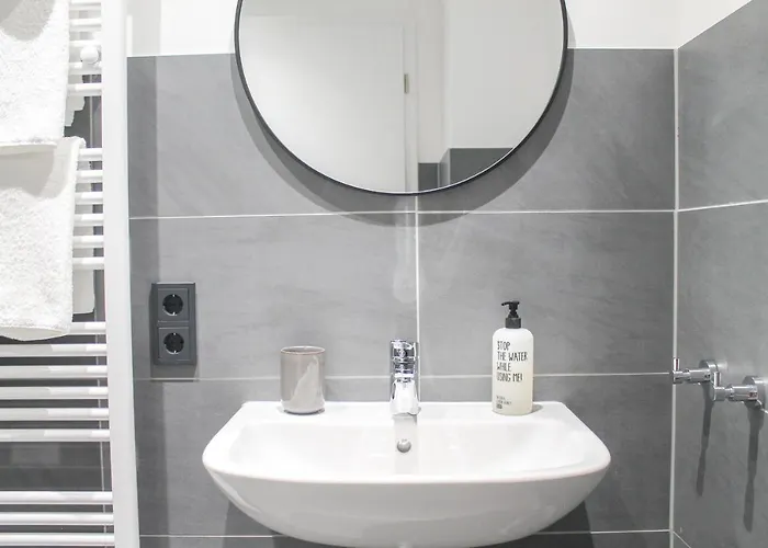 New York - Fuer Freunde & Familien, Stadtnah, Parkplatz, E-ladestation, Gitterbox Fuer Fahrraeder, Fitnessstudio, Digitale Gaestemappe Mit Restaurant- Und Unternehmenstipps